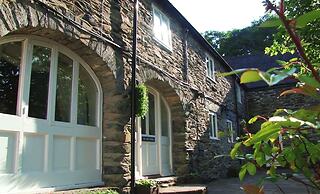 Bryn Melyn Farm Cottages- 5 Luxury Cottages In A Stunning Setting with
