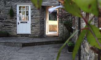 Bryn Melyn Farm Cottages- 5 Luxury Cottages In A Stunning Setting with