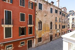 H10 Palazzo Canova