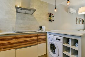 Oasis Beach IX - Amelie