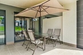 Oasis Beach IX - Amelie