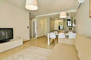 Oasis Beach IX - Amelie