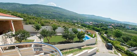 Luxury villa Imperial - with the vineyard views