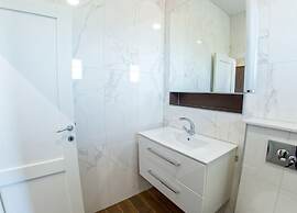 Luxury villa Imperial - with the vineyard views