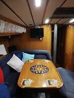 Amber Sun - Boat & Breakfast