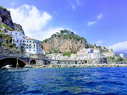 Amber Sun - Boat & Breakfast