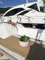 Amber Sun - Boat & Breakfast