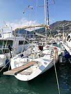 Amber Sun - Boat & Breakfast