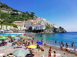 Amber Sun - Boat & Breakfast