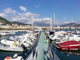 Amber Sun - Boat & Breakfast