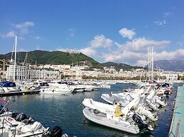 Amber Sun - Boat & Breakfast