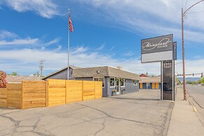 Minecart Motor Lodge