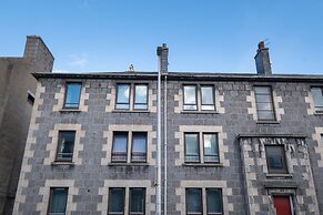 Novelty Suites - Roslin Street