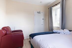 Novelty Suites - Powis Circle