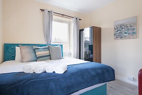 Novelty Suites - Powis Circle