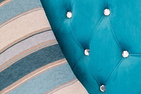 Novelty Suites - Powis Circle