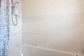 Novelty Suites - Powis Circle