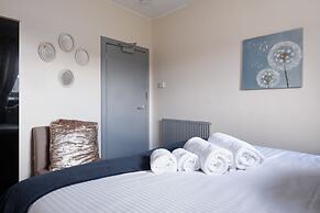 Novelty Suites - Powis Circle