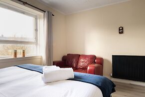 Novelty Suites - Powis Circle