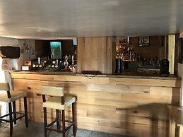 The Pecking Mill Inn