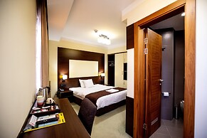Golden Star Hotel