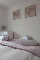 The Robin Coach House