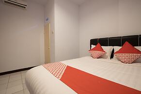 OYO 176 Near Cideng Virgo Residence