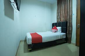 OYO 176 Near Cideng Virgo Residence