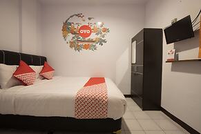 OYO 176 Near Cideng Virgo Residence