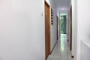 OYO 176 Near Cideng Virgo Residence