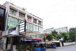 OYO 176 Near Cideng Virgo Residence