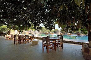 Gir Lions Paw Resort With Swimming Pool