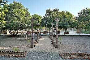 Gir Lions Paw Resort With Swimming Pool