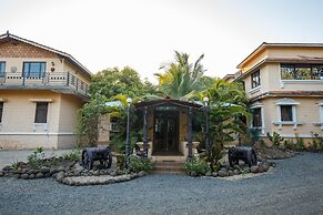 Gir Lions Paw Resort With Swimming Pool