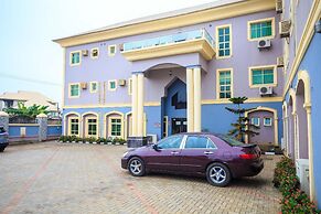 Royal Terrace Hotel & Towers