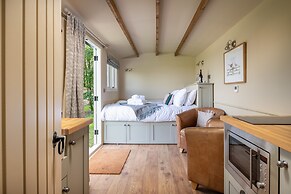 Great Ashley Farm B&B and Shepherds Huts