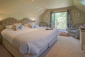 Great Ashley Farm B&B and Shepherds Huts