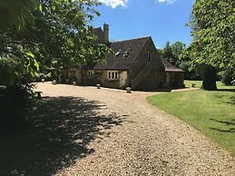 Great Ashley Farm B&B and Shepherds Huts