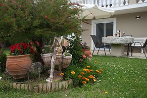 Georgia's Corfu Apartment