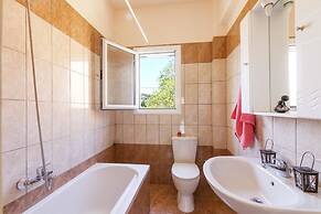 Georgia's Corfu Apartment