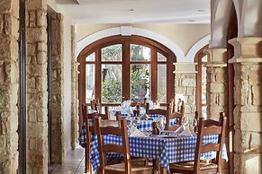 Aphrodite Hills Hotel
