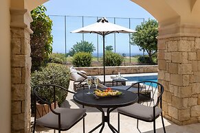 Aphrodite Hills Hotel