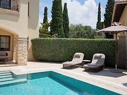 Aphrodite Hills Hotel