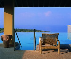 Aphrodite Hills Hotel