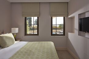 Aphrodite Hills Hotel