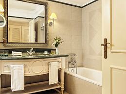 Aphrodite Hills Hotel