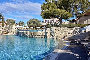 Aphrodite Hills Hotel