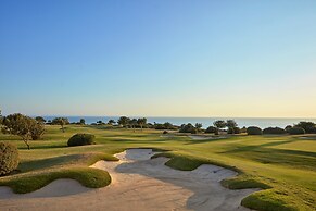 Aphrodite Hills Hotel