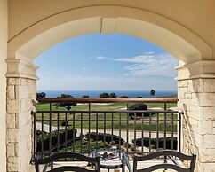 Aphrodite Hills Hotel