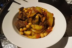 Hi Karon Beach Hotel